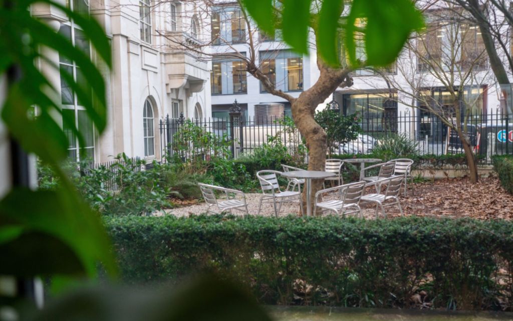20 Birchin Court, Bank, EC3V 9DU