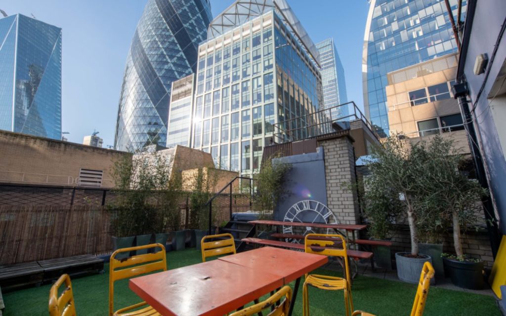 Houndsditch, Aldgate, EC3A 7DB