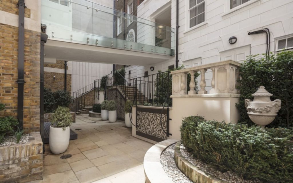 Trinity Square, Tower Hill, EC3N 4TH