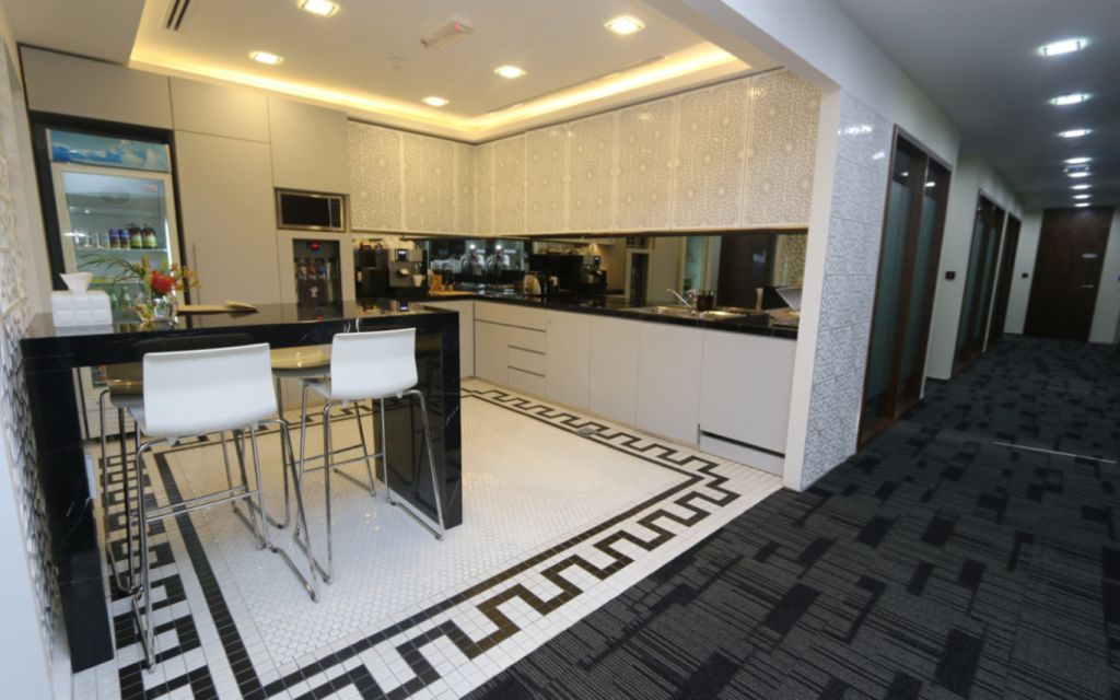30th FloorOberoi Center, Commercial Tower, Al A'amal Street