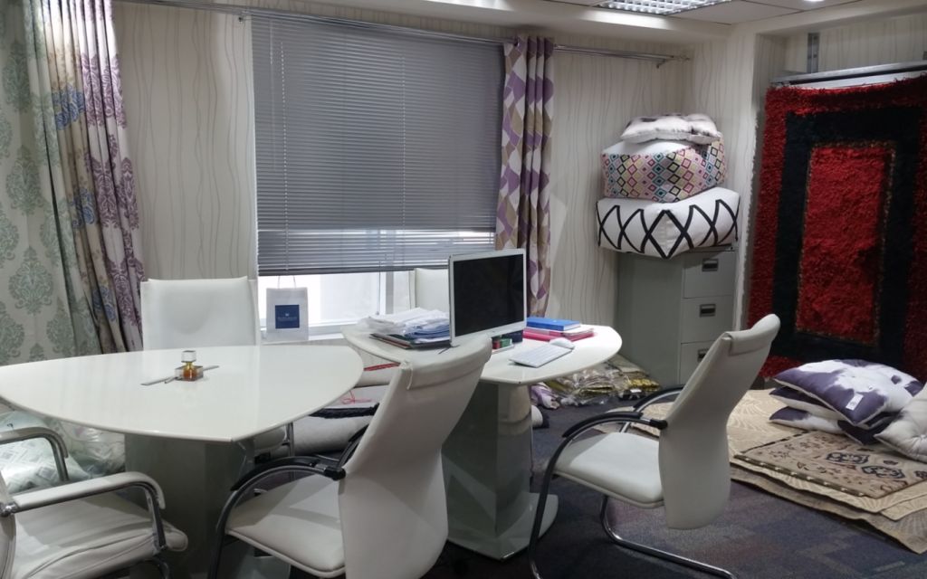 Atrium center-bur, Khalid Bin Al Waleed Road (Bank Street)