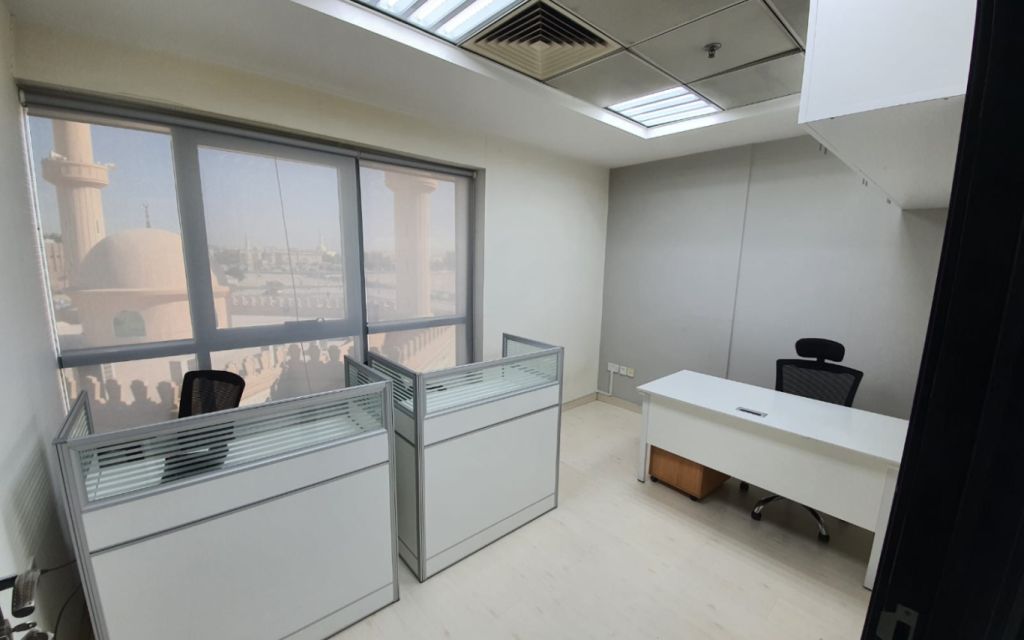 HILAL BANK BUILDING: مبنى بنك الهلال, AL QUSAIS