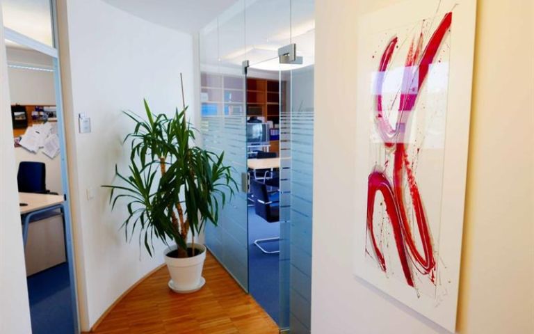 Karolingerstrasse 1, 5020