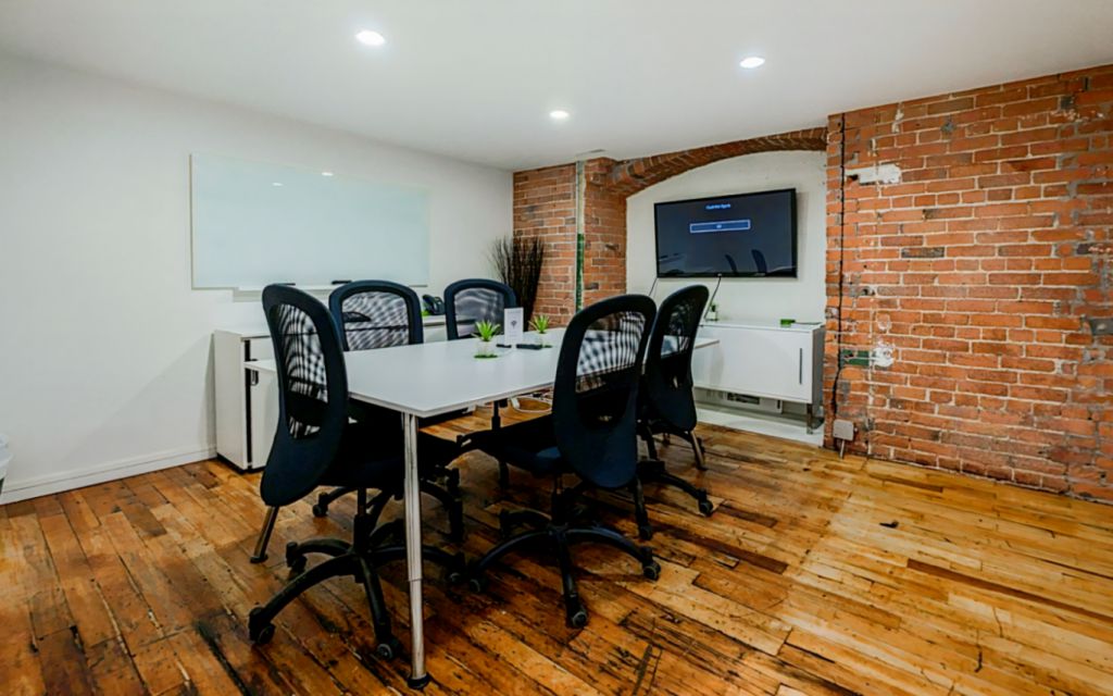 4020 St-Ambroise, Suite 495, H4C 2C7