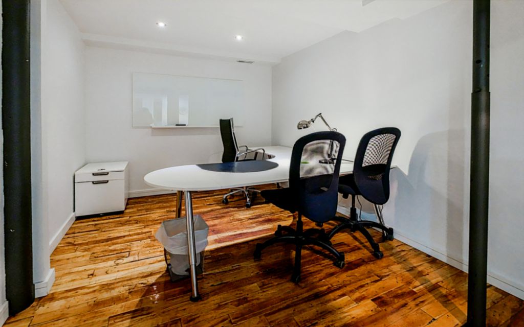 4020 St-Ambroise, Suite 495, H4C 2C7