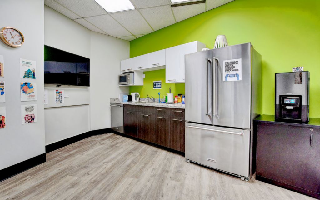 736 8 Avenue South West, Suite 800, T2P 1H4