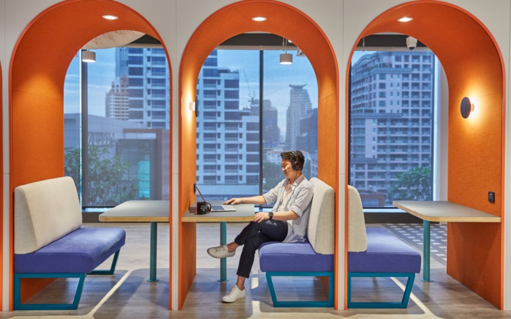 Silom Edge, No.2, 10th-14th Floor, Silom Road, Suriyawong, 10500