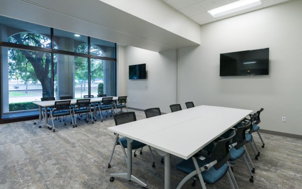 3120 Southwest Freeway, 77098